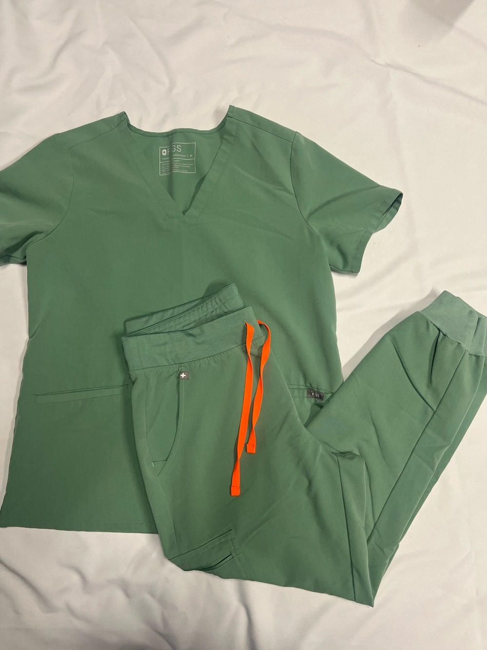 FIGS scrub set in jade